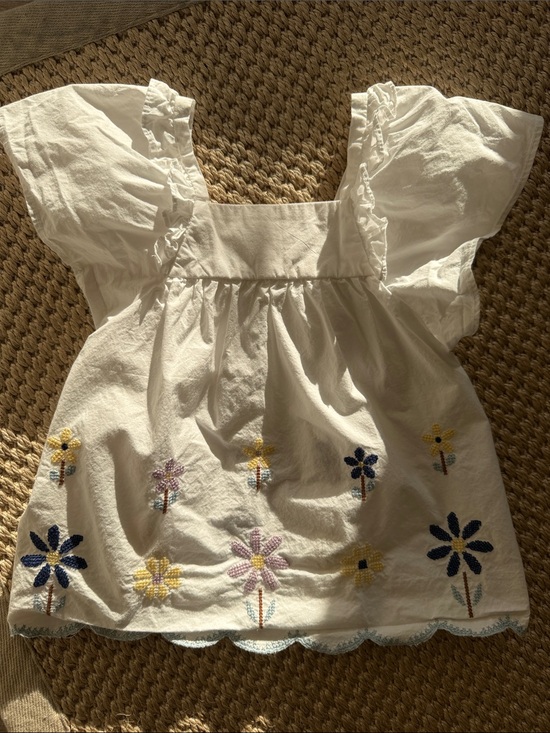 Zara Other - Zara Girls White Embroidered Flutter Sleeve Peasant Top - Floral Detail size 6